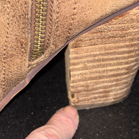 Daisy Fuentes distressed brown faux leather ankle booties - Picture 4 of 11